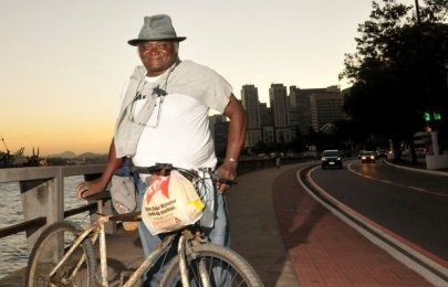 O Pedreiro que se Forma em Direito após Pedalar 42 km Por dia para estudar???